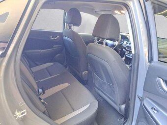 Hyundai KONA - 8