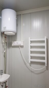 Obytný/kancelářský kontajner o rozměru 3 x 8 m - 8