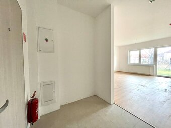 NA PREDAJ 2-IZBOVÝ APARTMÁN S PREDZÁHRADKOU, Jána Ondruša, S - 8