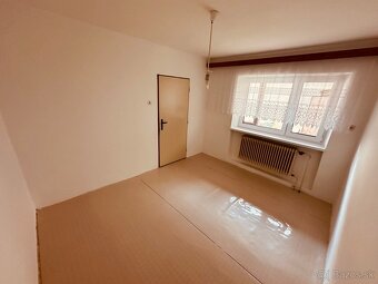 Na predaj RD + Garáž, pozemok 1.393 m2, Dubodiel - 8