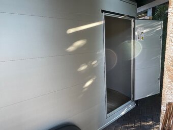 JEDNONÁPRAVOVÝ BRZDENÝ SKRIŇOVÝ PRÍVES DEBON C400 - 8