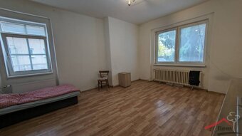 3-izbový rodinný dom na predaj vo Vrábľoch, pozemok 1094 m2 - 8