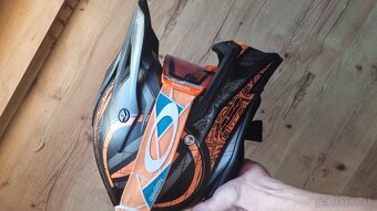 Prilba Axo Oakley - 8