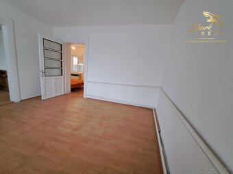 Rodinný dom s pozemkom vhodným na podnikanie - 8