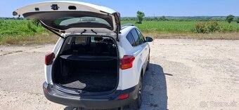 Predám Toyota RAV4 2.2 l D-4D Active 2015 vo výbernom stave - 8