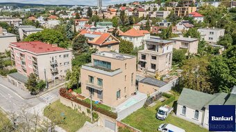 Je to bývanie v centre, či vila v prírodnom prostredí Bôriku - 8