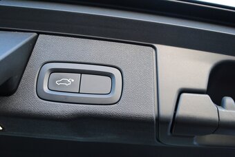 Volvo XC60 D4 Inscription⭐4X4⭐Automat 8st⭐ODPOČET DPH⭐ - 8
