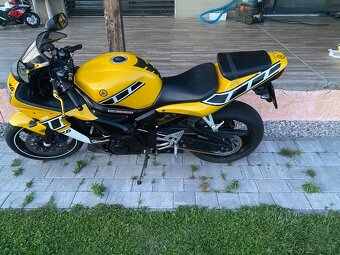 Yamaha r6 - 8