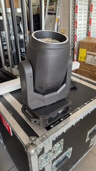 Predám rotačné hlavy LED Beam 200 s case - 8