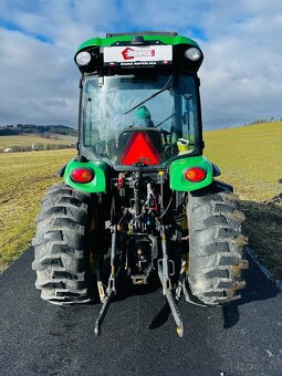 Komunální traktor JOHN DEERE 4720. - 8