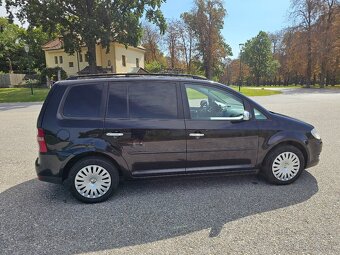 Touran 7 miest benzín  automat - 8