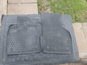 Predám gumené rohože kodiaq Superb 3 mercedes E - 8