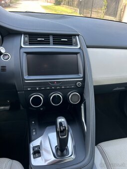 JAGUAR E-PACE 2,0 D 8/2018 automat 4x4 - 8