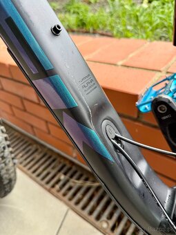 Trek Slash 8 ve velikosti L - 8