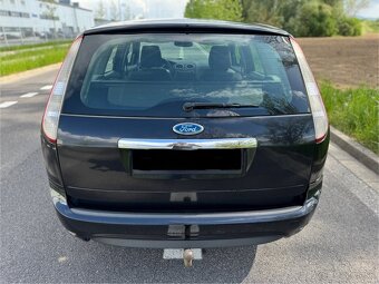 Ford Focus 1.6Tdci GHIA - 8