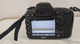 Nikon D7200 + Nikkor 18-105 mm - 8