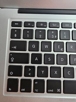 Apple Mac book Air (13") - 8