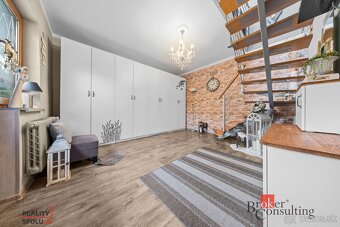 Krásny , slnečný , dvojgeneračný rodinný dom vo Vajnoroch - 8