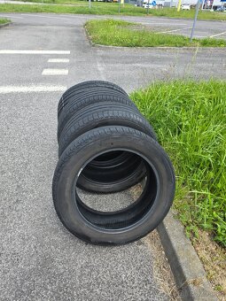 Predám letné pneumatiky 215 /55/17 - 8