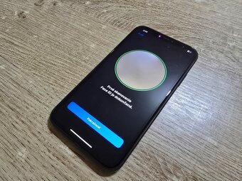 Iphone 11 128gb s novou bateriou plnefunkcny ma len bezne zn - 8