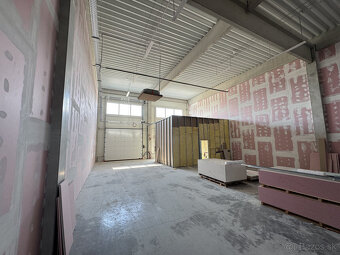 Predaj novopostaveného obchodného skladu 300 m² pri diaľnici - 8