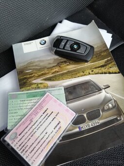 BMW 750i - 8