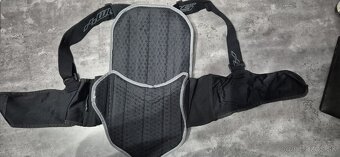 Predám moto výbavu – DIFI kožená kombinéza + chránič + rukav - 8