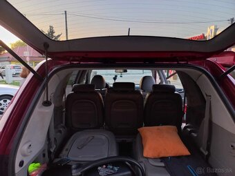 Predaj Kia Carnival - 8