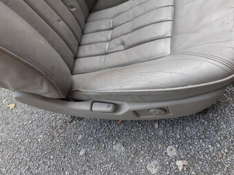 AUDI A8, S8 D2 - sedačky - 8