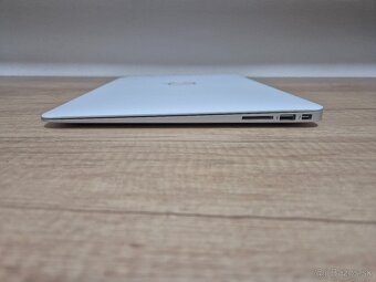 MacBook Air (13-inch, 2015) /Intel Core i5/4GB RAM/128GB SSD - 8