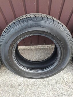 Predám letné pneu 215/70 R16 - 8