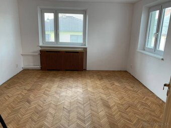 Dvojpodlažný dom v Ľuboticiach – ideálny domov aj investícia - 8