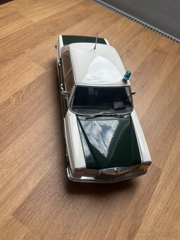 Mercedes-benz 220 W115 Polizei 1:18 MCG - 8