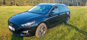 Hyundai i30 CW 1.5 T-GDi mHEV Family - 8