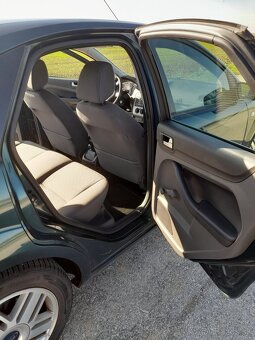 Ford Focus 1,6 benzín - 8