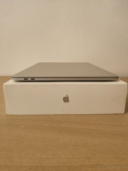 MacBook Pro 15 2016 | i7 • 16GB • 256GB SSD - 8