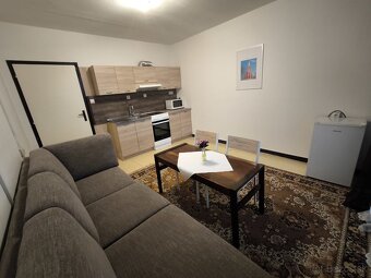 Prenajmem byt 2+kk s balkóm v Nitre - 8