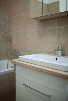 Chcete bývať priamo v centre mesta Nitra? Garážové statie k - 8