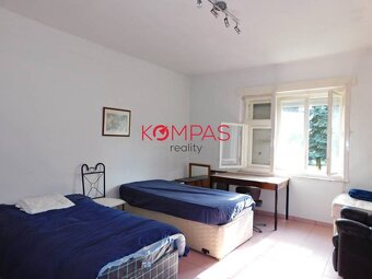 NA PREDAJ DVA DOMY S DVOROM A VEĽKÝM POZEMKOM LOKALITA - KR - 8