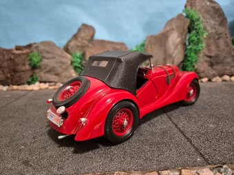 Prodám model 1:18 BMW 328 - 8