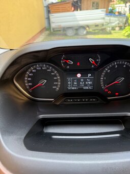 Peugeot Rifter - 8