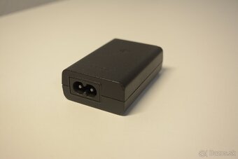 PS VITA OLED (PCH 1004) – Cracknutá + Púzdro + Nabíjačka
- 8