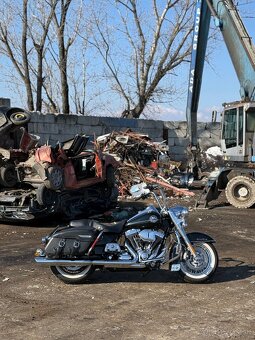 HARLEY DAVIDSON FLHR ROADKING 2010 - 8