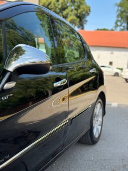 Peugeot 308 - 8