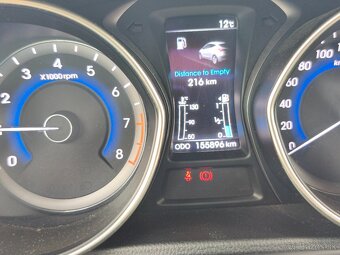 Hyundai i30 CW 1.6 benzín 99 kW - 8