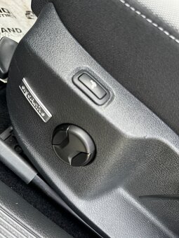 Volkswagen Golf 2.0 TDI 110kw,Highline,Manuál - 8