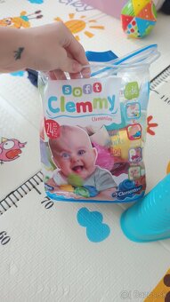 Clemmy stolik s kockami - 8