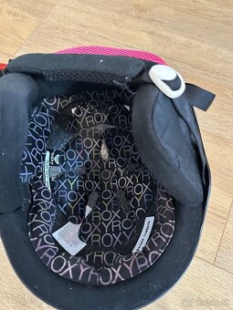 Predám snowboard s viazaním, topánky aj prilbu. - 8