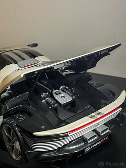 Bburago Ferrari SP3 Daytona 1:18 - 8