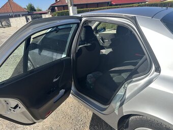 Renault Laguna II, 1.9 dCi Expression 81kW/110HP M6 - 8
